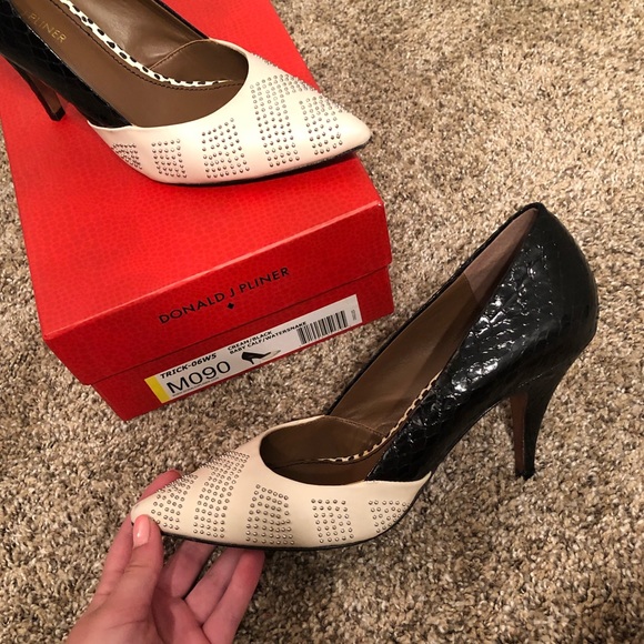 DONALD J PLINER studded heels - Picture 2 of 6